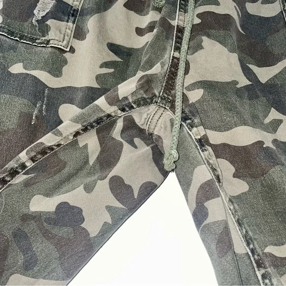 📌SOLD📌 Cato | Stretchy Camo Cargo Pants - Picture 4 of 7